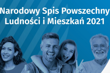 Ludzie i napis Narodowy Spis Powszechny